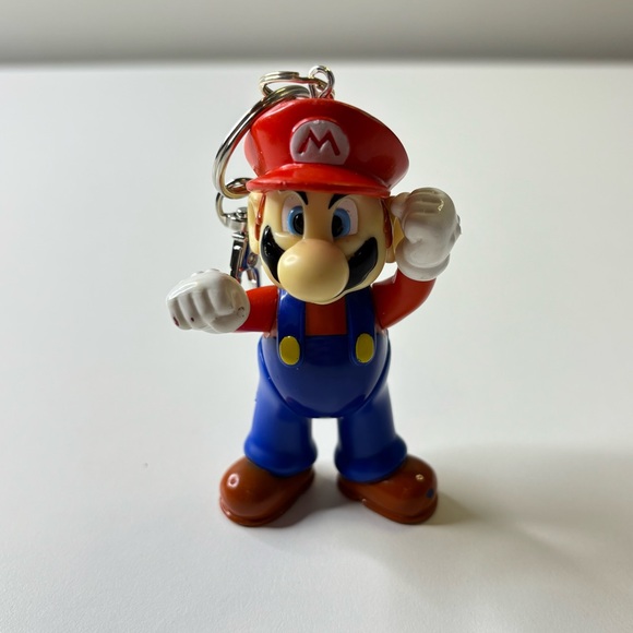 Vintage upcycled Super Mario Keychain - Picture 1 of 9